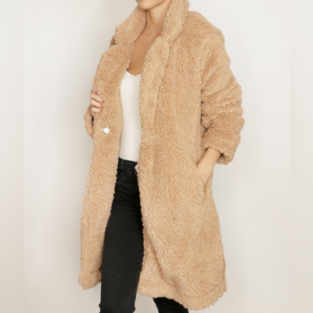 ✨NWT✨ Super Soft Tan Teddy Coat 🧸